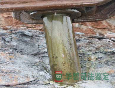 打擊過程中漏油