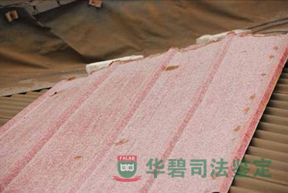 脫硫器設備排放口附近的白色固態(tài)粉末狀沉積物
